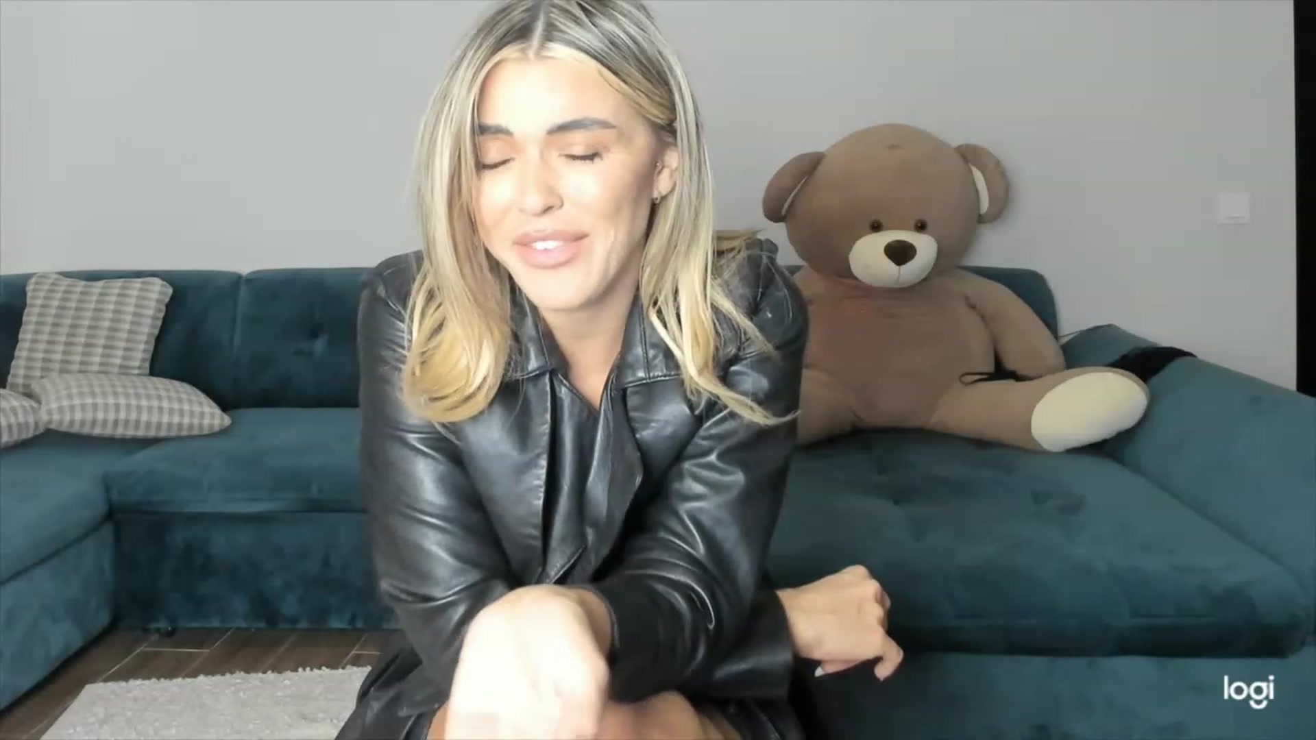 Gallery image thumbnail from DJMonica's myfreecams stream on, 02/22/2024, 12:21 image 20 of 20