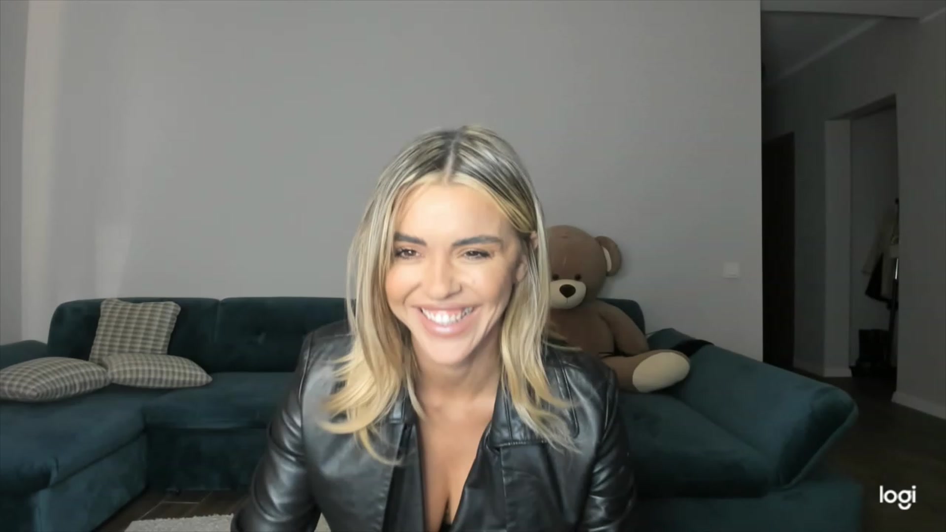 Gallery image thumbnail from DJMonica's myfreecams stream on, 02/22/2024, 13:22 image 11 of 20