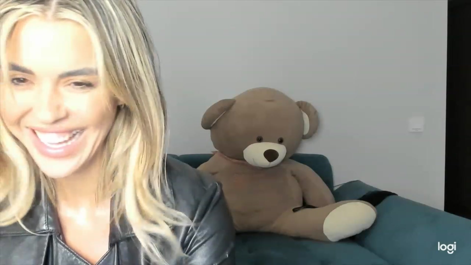 Gallery image thumbnail from DJMonica's myfreecams stream on, 02/22/2024, 14:41 image 16 of 20