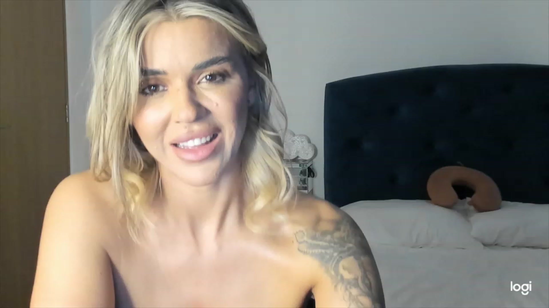 Gallery image thumbnail from DJMonica's myfreecams stream on, 02/23/2024, 12:05 image 17 of 20