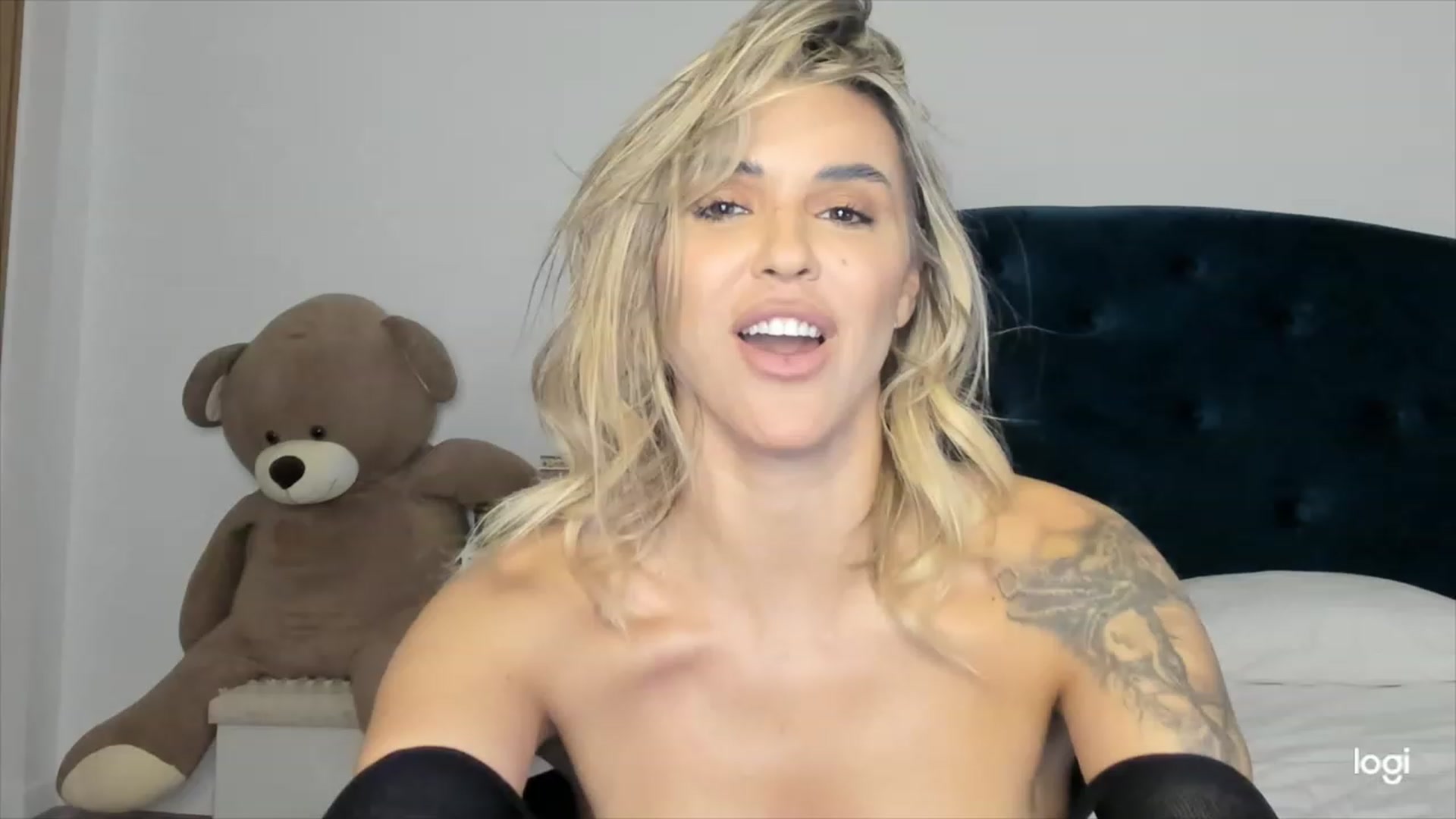 Gallery image thumbnail from DJMonica's myfreecams stream on, 02/23/2024, 13:59 image 8 of 20