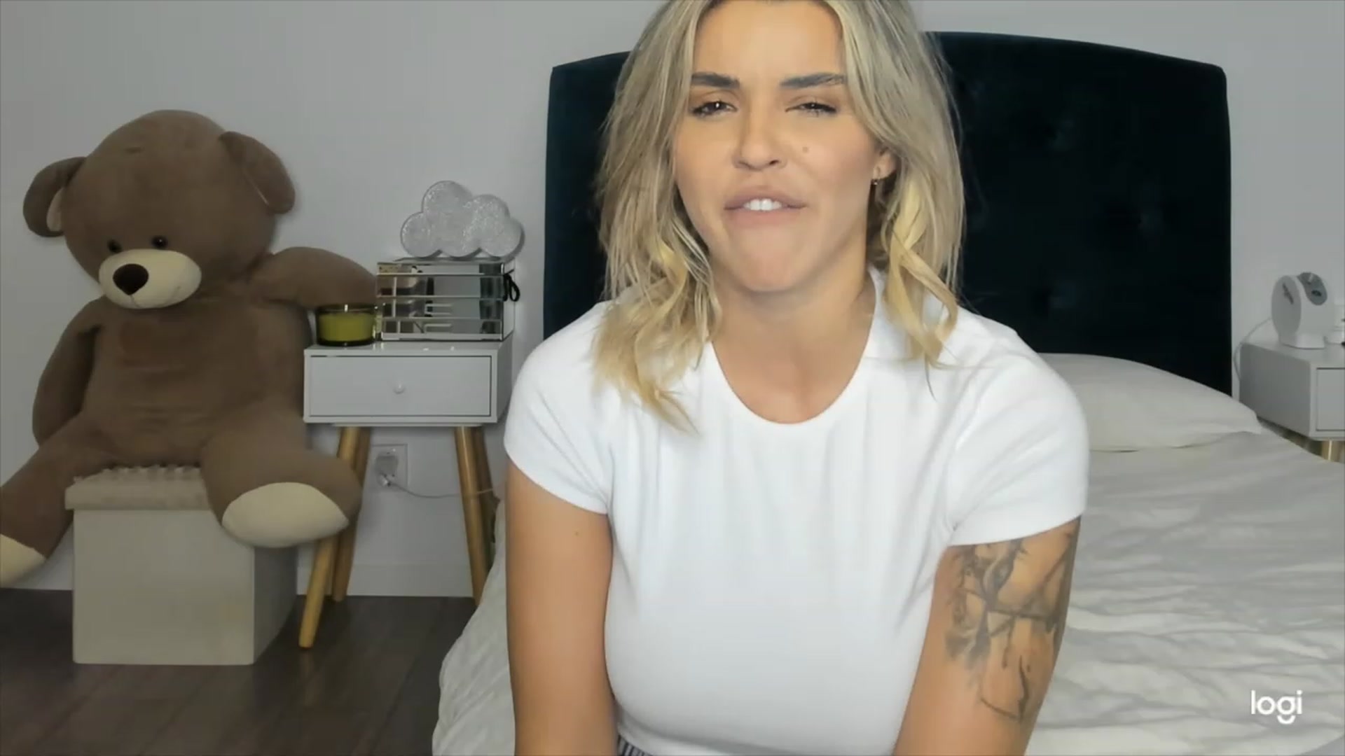 Gallery image thumbnail from DJMonica's myfreecams stream on, 02/23/2024, 13:59 image 20 of 20
