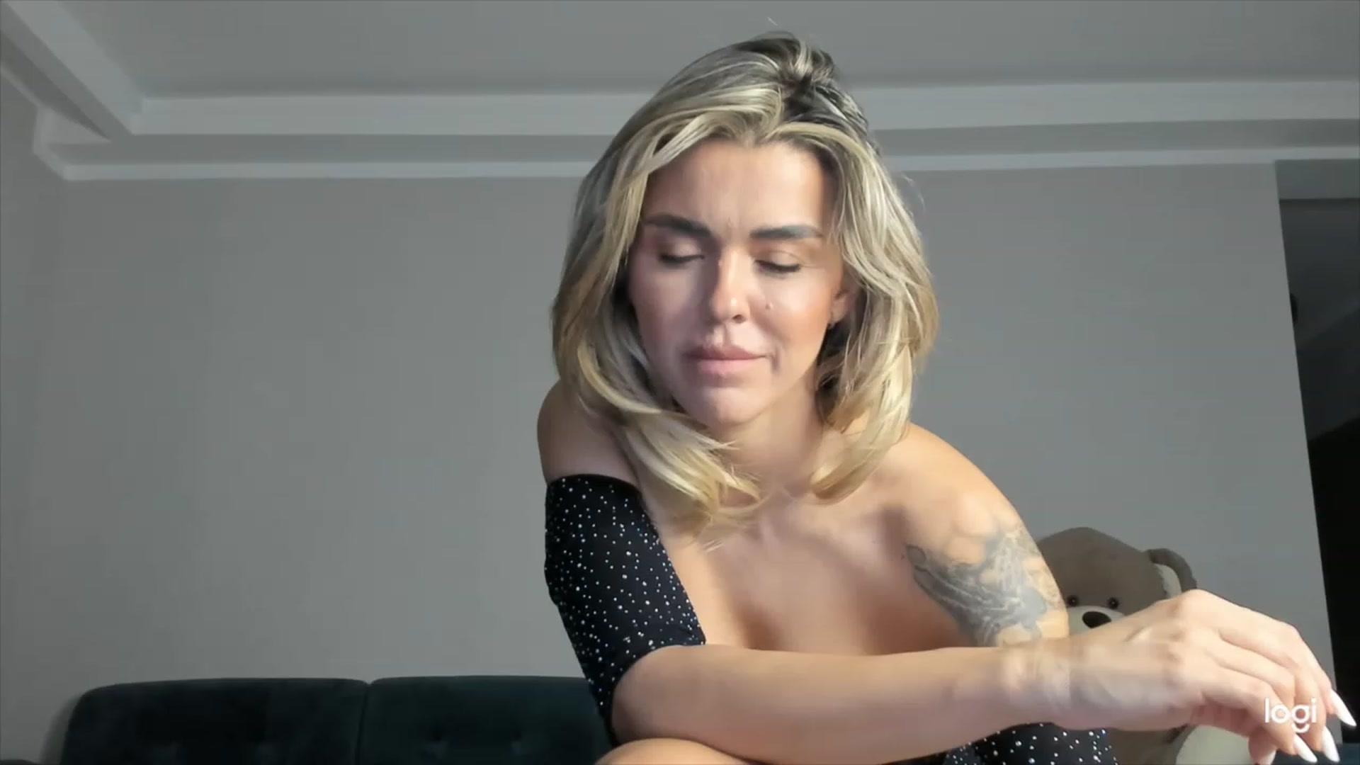 Gallery image thumbnail from DJMonica's myfreecams stream on, 02/25/2024, 15:03 image 7 of 20