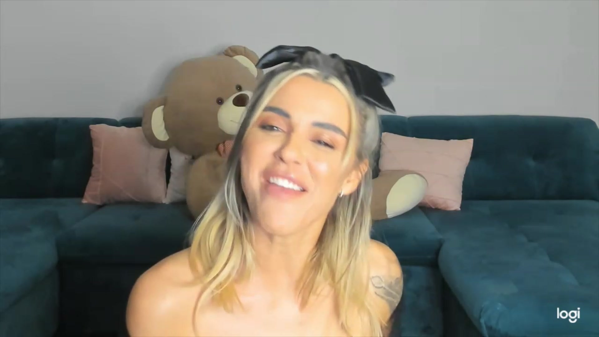 Gallery image thumbnail from DJMonica's myfreecams stream on, 02/29/2024, 16:40 image 16 of 20
