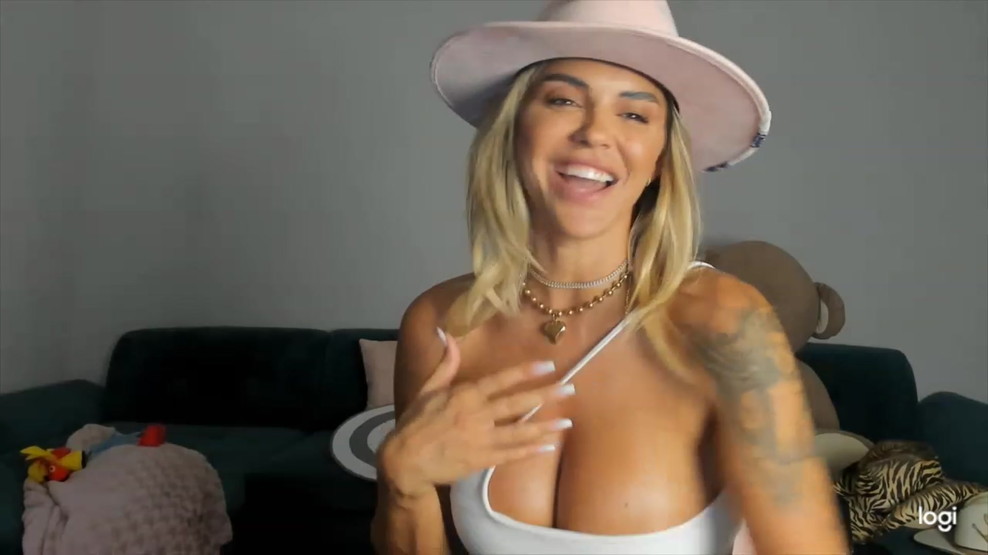 Gallery image thumbnail from DJMonica's myfreecams stream on, 03/15/2024, 14:12 image 18 of 20