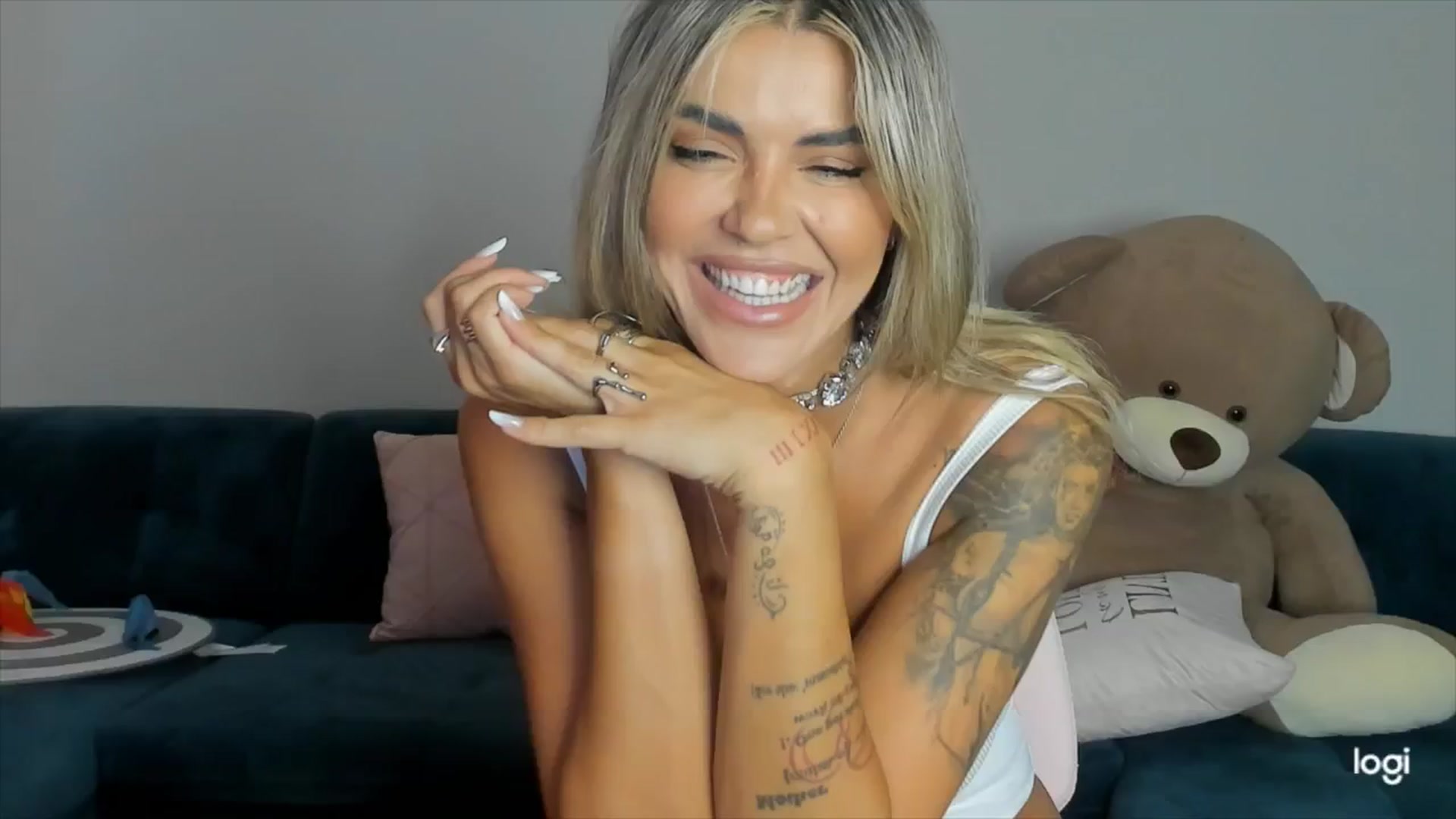 Gallery image thumbnail from DJMonica's myfreecams stream on, 03/16/2024, 12:59 image 15 of 20