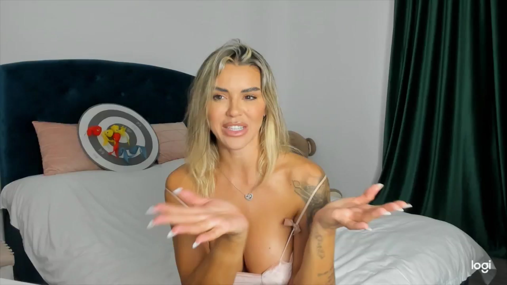Gallery image thumbnail from DJMonica's myfreecams stream on, 03/20/2024, 12:28 image 17 of 20