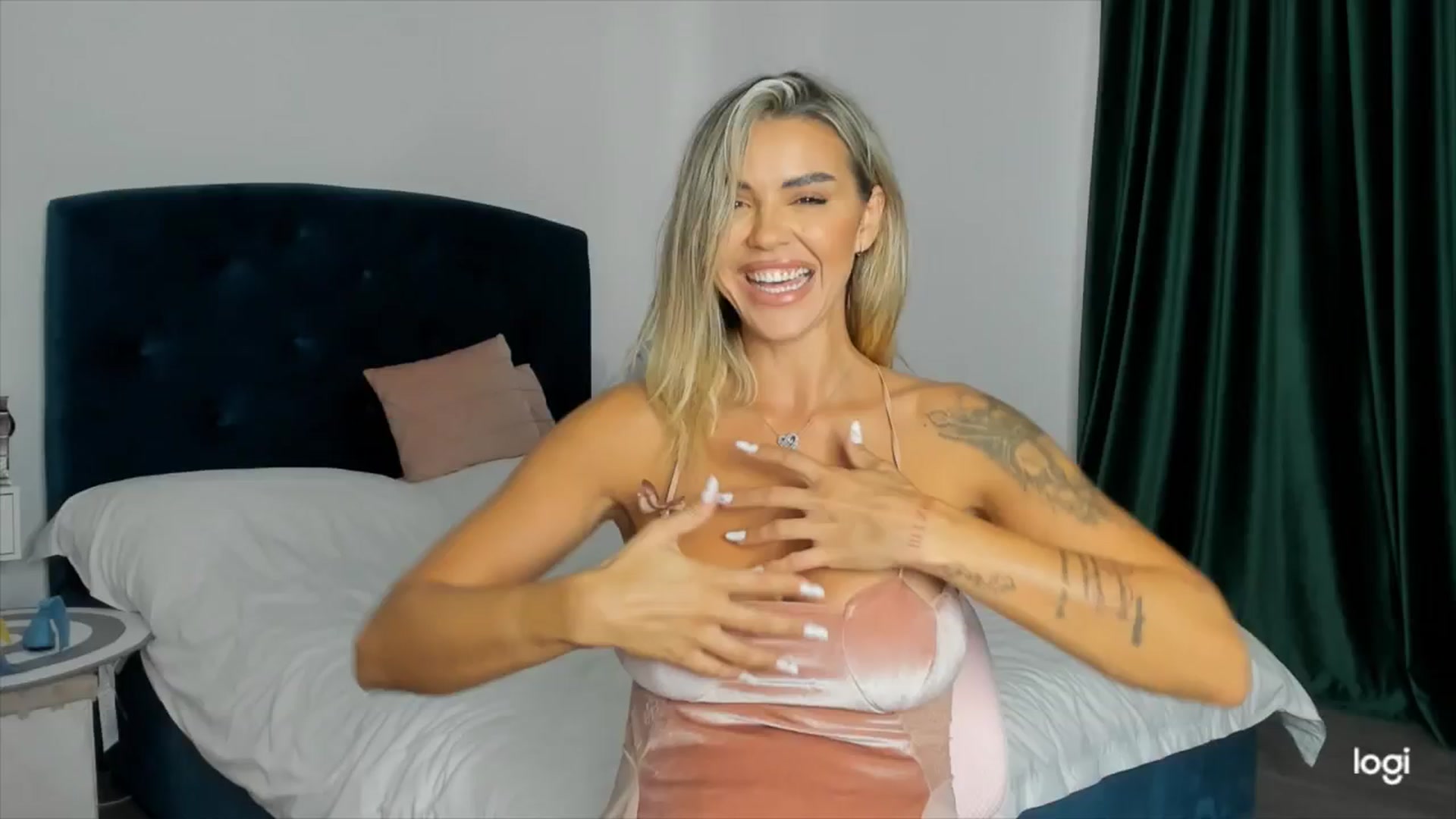 Gallery image thumbnail from DJMonica's myfreecams stream on, 03/20/2024, 13:57 image 4 of 20