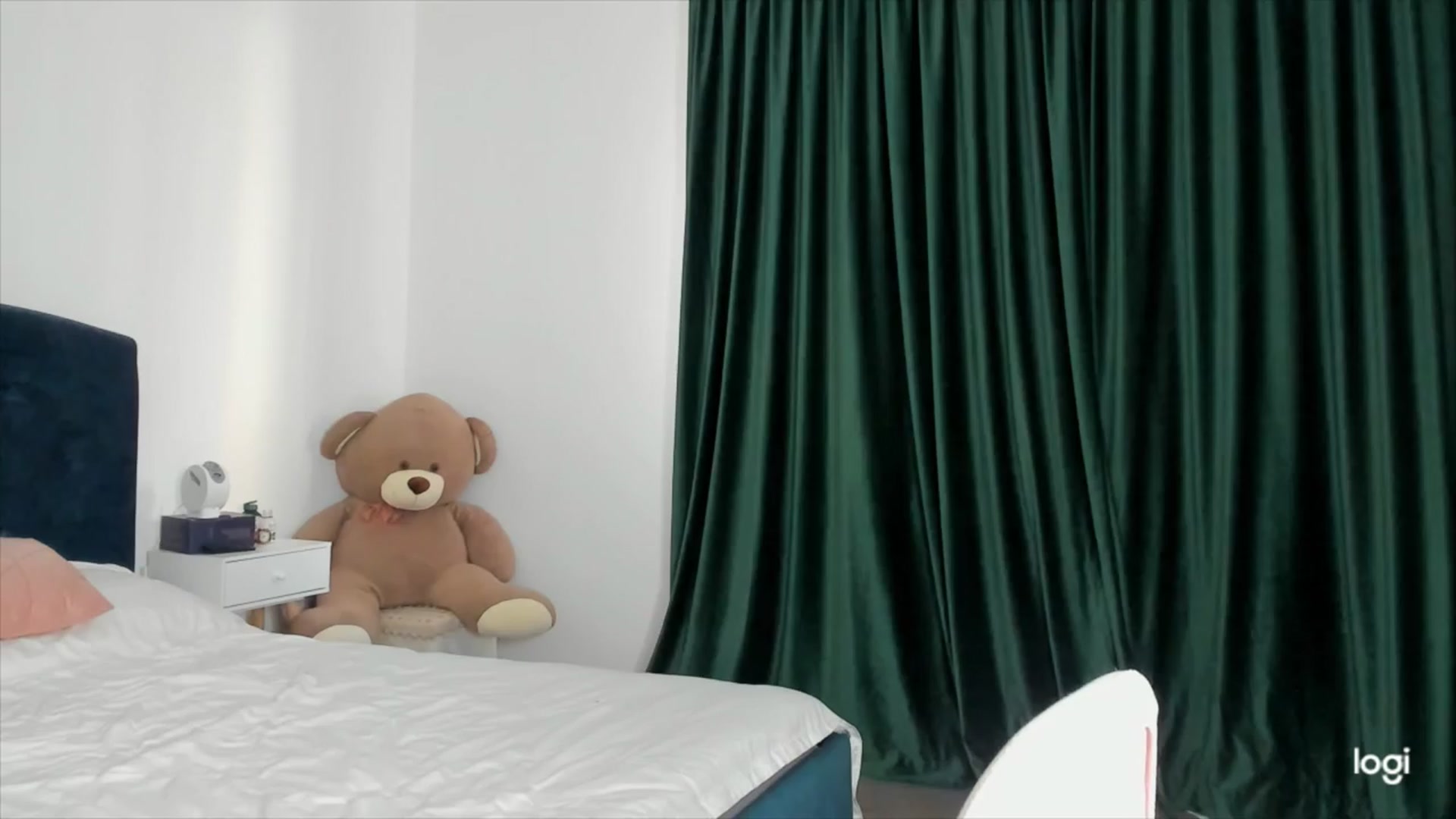 Gallery image thumbnail from DJMonica's myfreecams stream on, 03/22/2024, 11:55 image 5 of 20