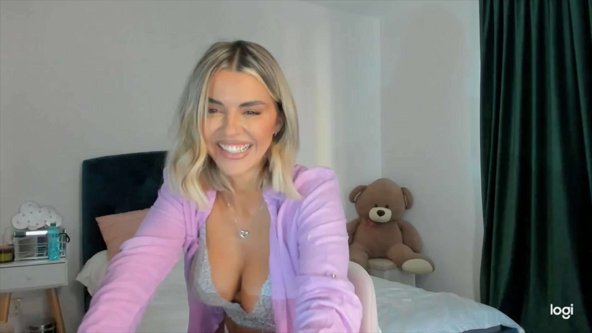 Gallery image thumbnail from DJMonica's myfreecams stream on, 03/23/2024, 15:05 image 7 of 20