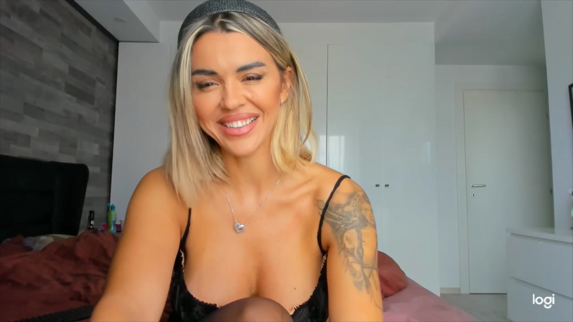 Gallery image thumbnail from DJMonica's myfreecams stream on, 04/05/2024, 12:22 image 8 of 20