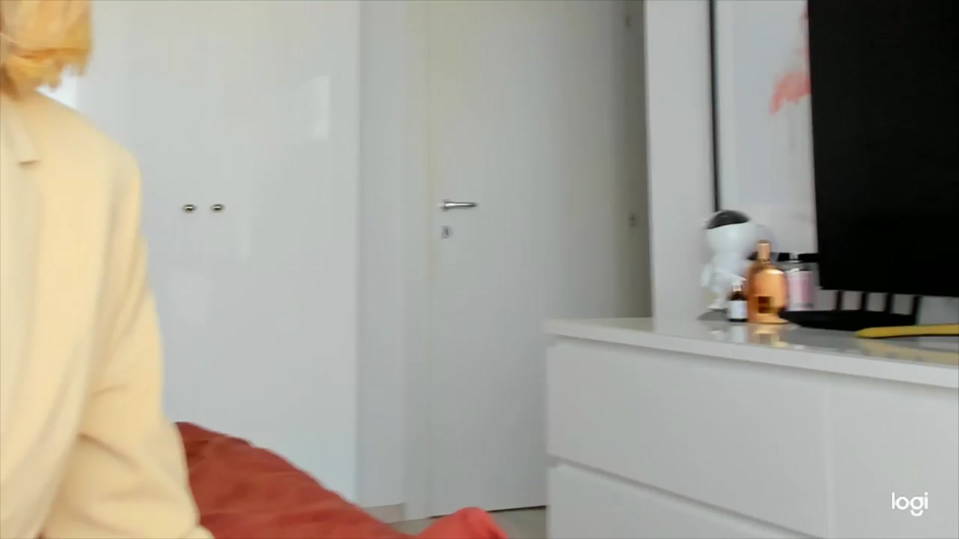 Gallery image thumbnail from DJMonica's myfreecams stream on, 04/10/2024, 11:00 image 10 of 20