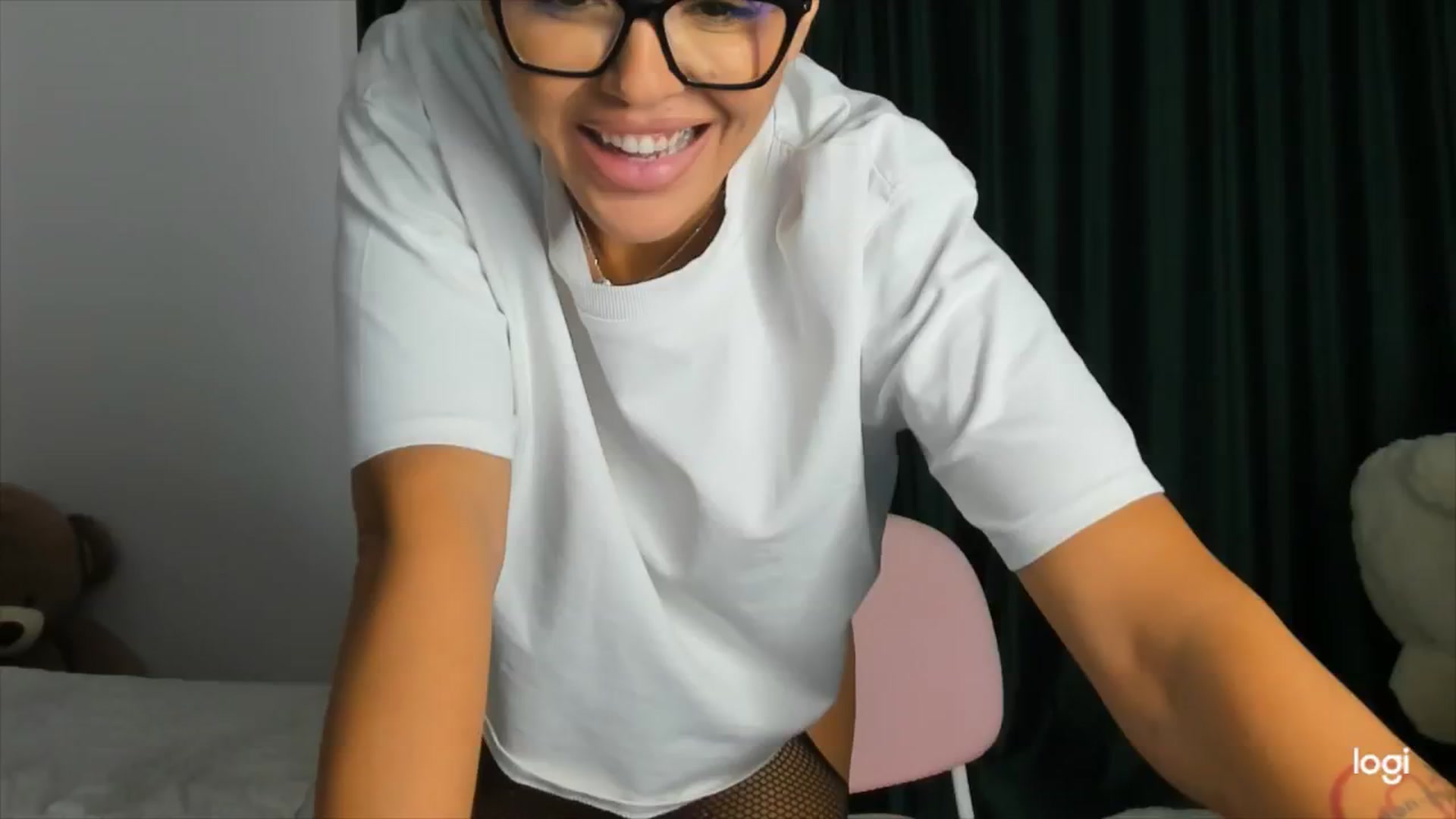 Gallery image thumbnail from DJMonica's myfreecams stream on, 04/24/2024, 10:28 image 20 of 20