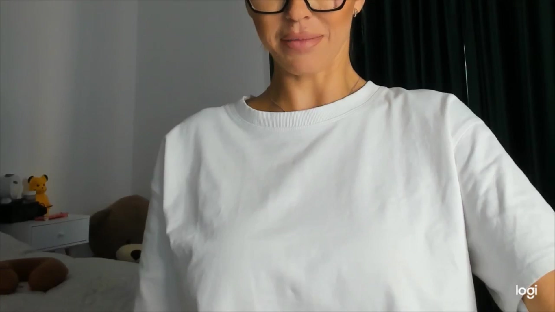 Gallery image thumbnail from DJMonica's myfreecams stream on, 04/24/2024, 10:28 image 10 of 20