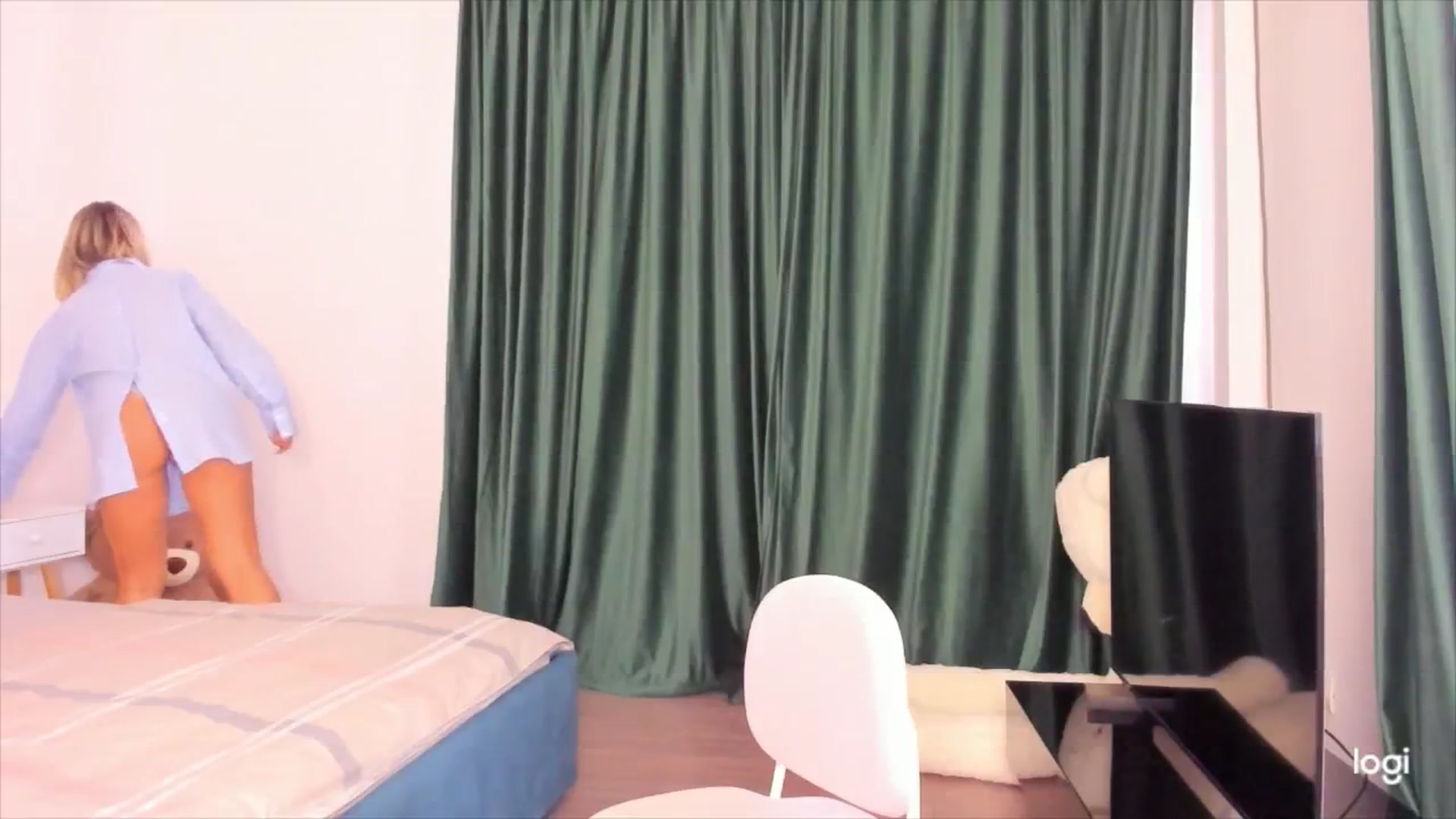 Gallery image thumbnail from DJMonica's myfreecams stream on, 04/28/2024, 14:12 image 13 of 20