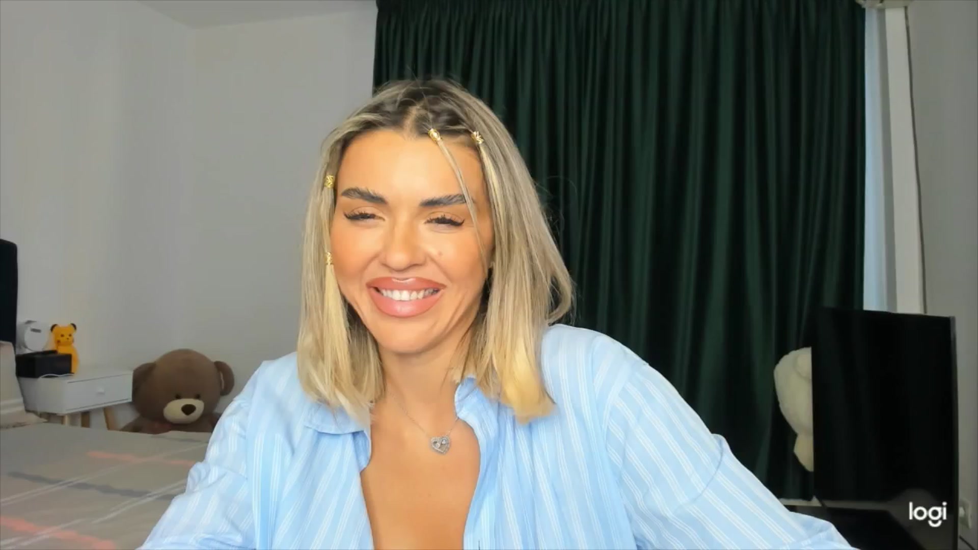 Gallery image thumbnail from DJMonica's myfreecams stream on, 04/28/2024, 14:12 image 9 of 20