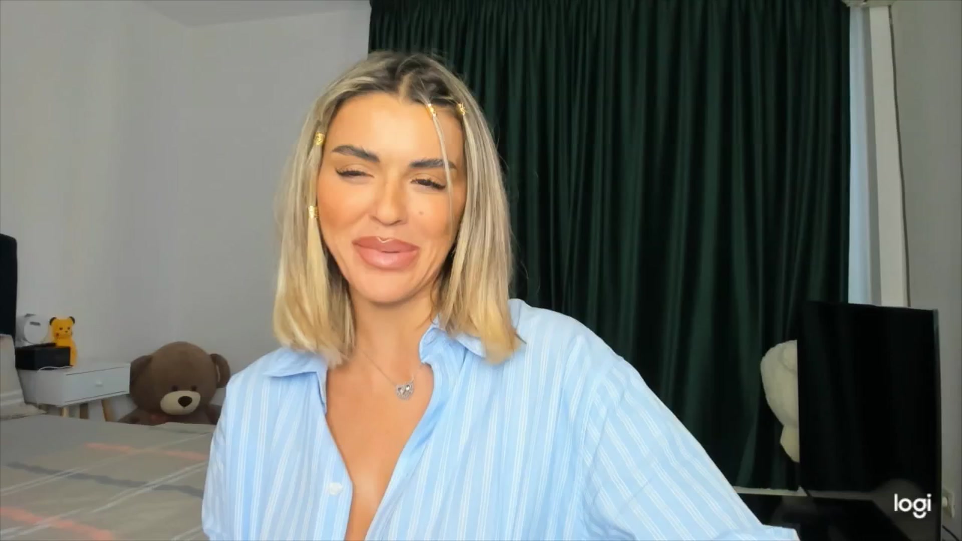 Gallery image thumbnail from DJMonica's myfreecams stream on, 04/28/2024, 14:12 image 10 of 20