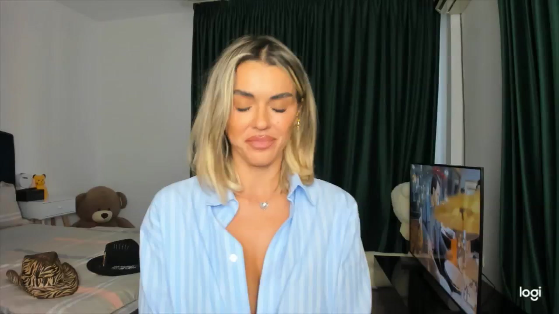 Gallery image thumbnail from DJMonica's myfreecams stream on, 04/28/2024, 15:21 image 11 of 20
