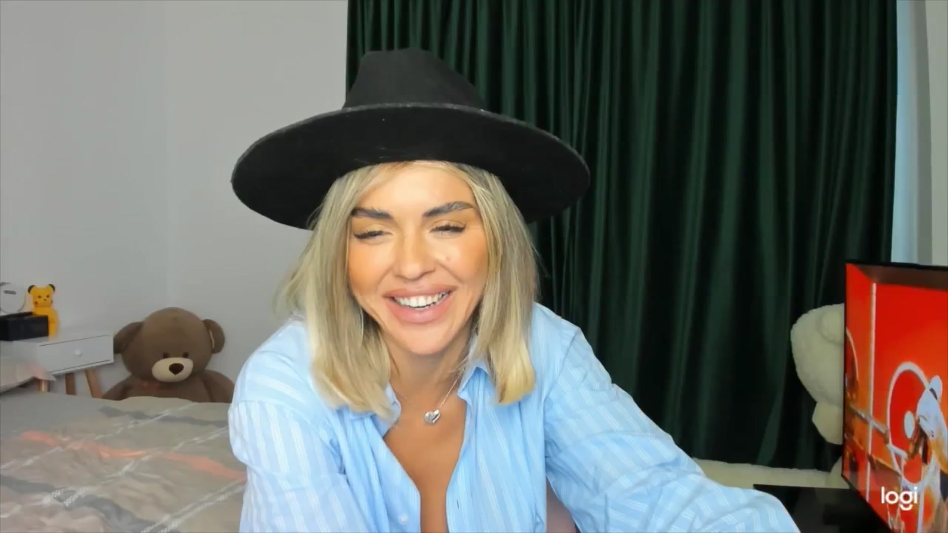 Gallery image thumbnail from DJMonica's myfreecams stream on, 04/28/2024, 16:16 image 18 of 20