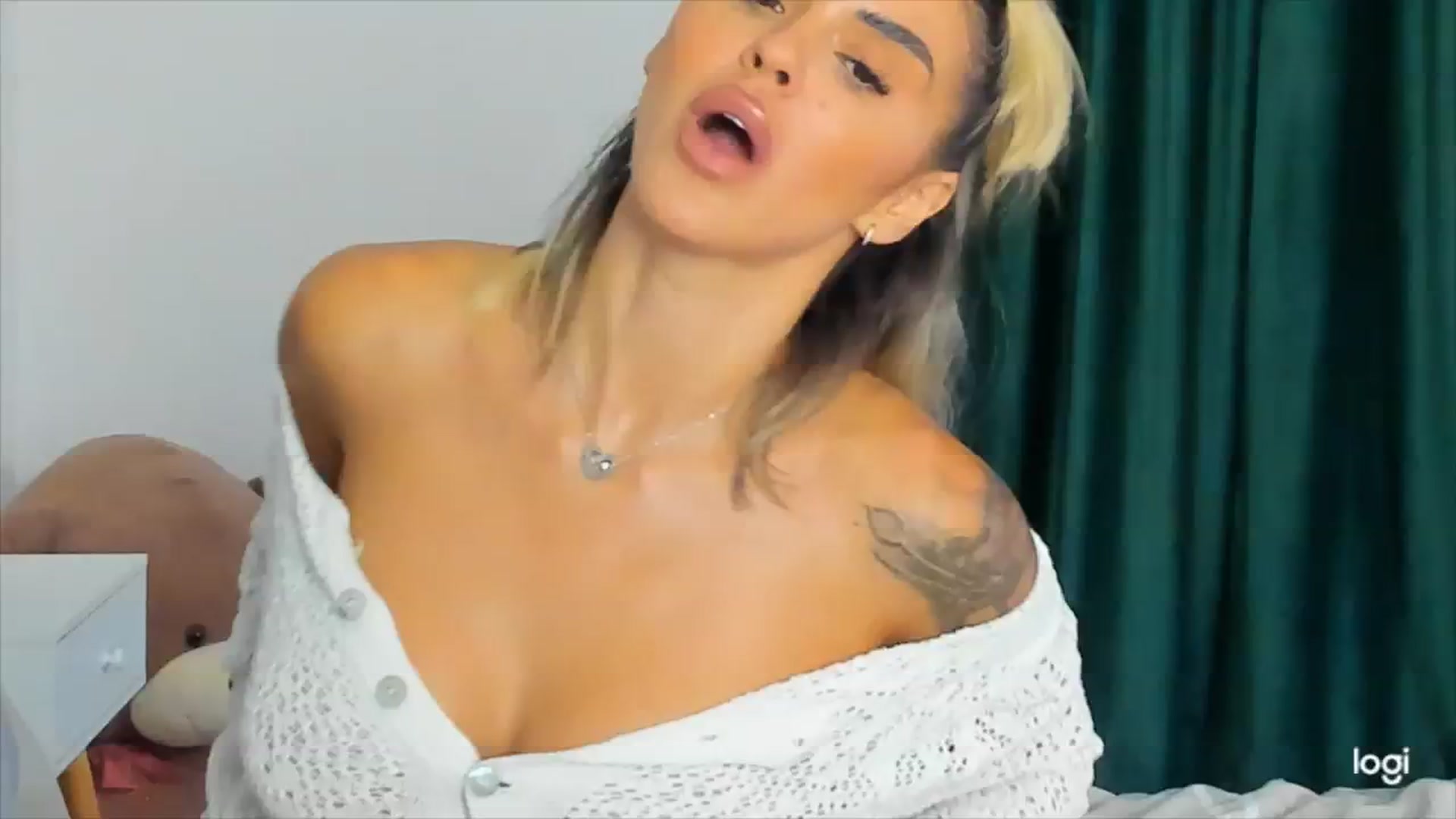 Gallery image thumbnail from DJMonica's myfreecams stream on, 04/29/2024, 14:22 image 7 of 20