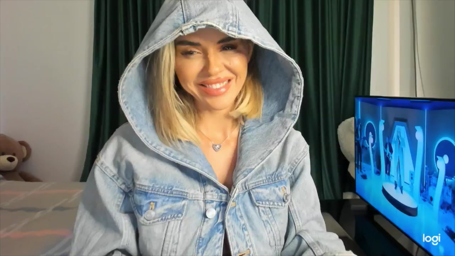 Gallery image thumbnail from DJMonica's myfreecams stream on, 04/30/2024, 11:04 image 17 of 20