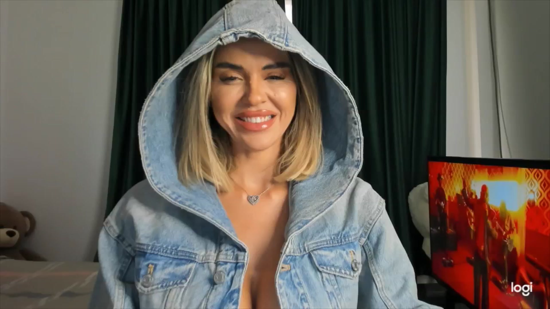 Gallery image thumbnail from DJMonica's myfreecams stream on, 04/30/2024, 11:04 image 7 of 20
