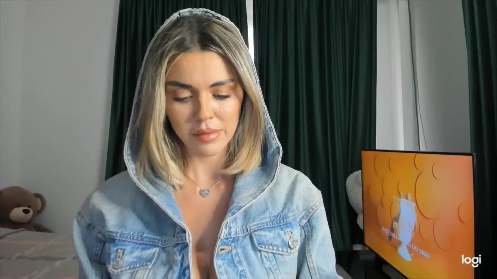 Gallery image thumbnail from DJMonica's myfreecams stream on, 04/30/2024, 11:04 image 1 of 20