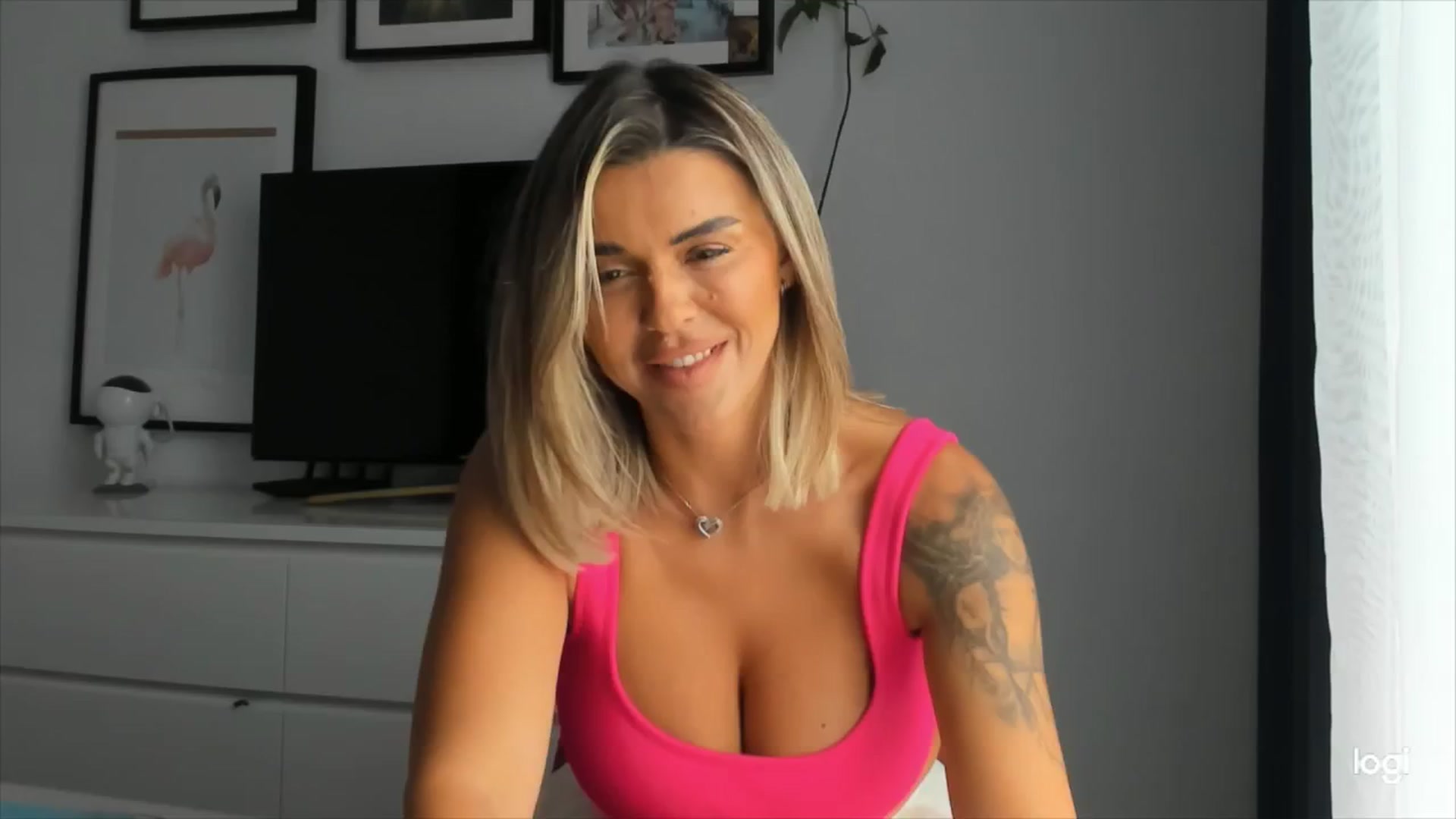 Gallery image thumbnail from DJMonica's myfreecams stream on, 05/23/2024, 11:06 image 8 of 20