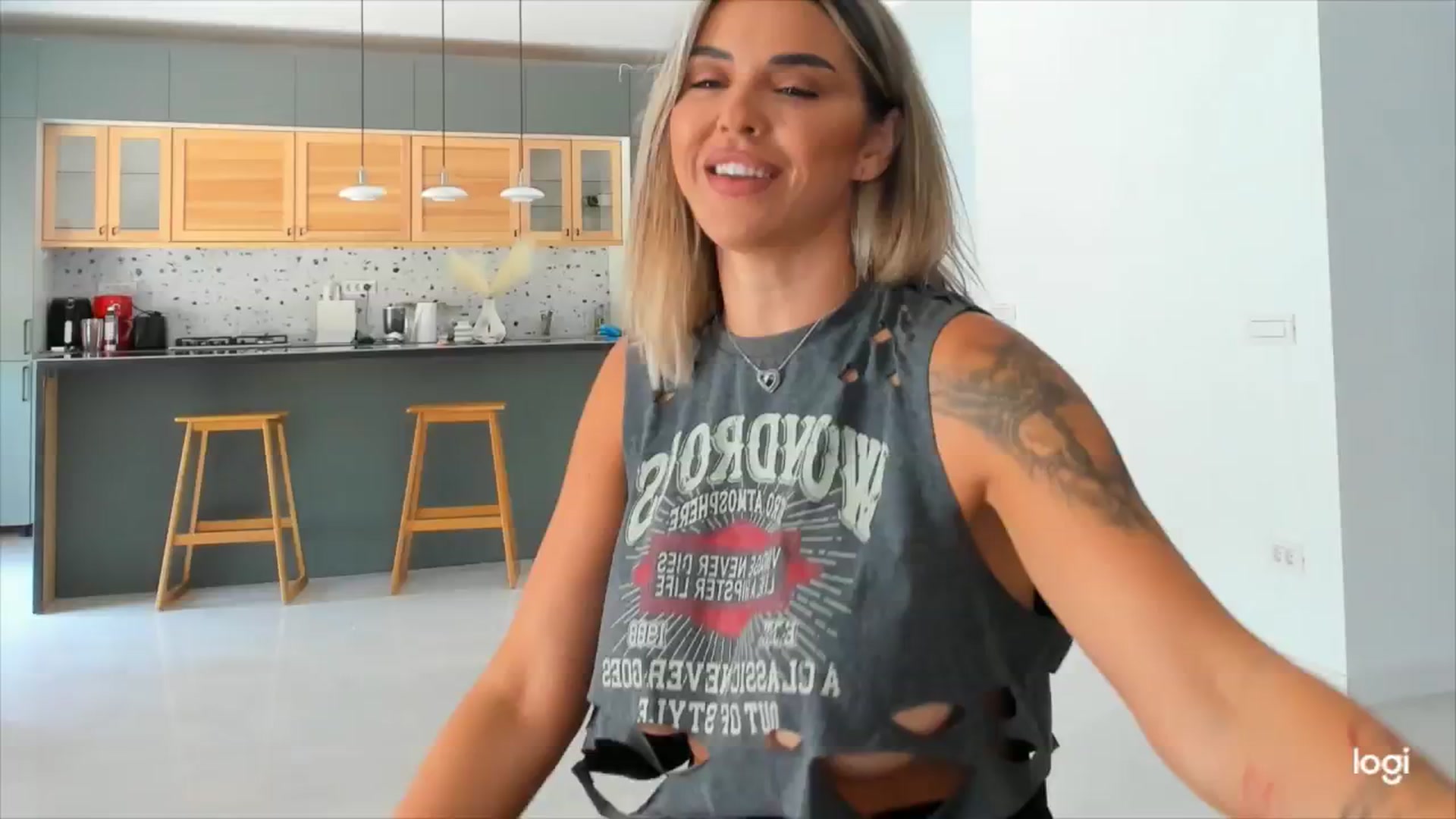 Gallery image thumbnail from DJMonica's myfreecams stream on, 06/03/2024, 12:15 image 7 of 20