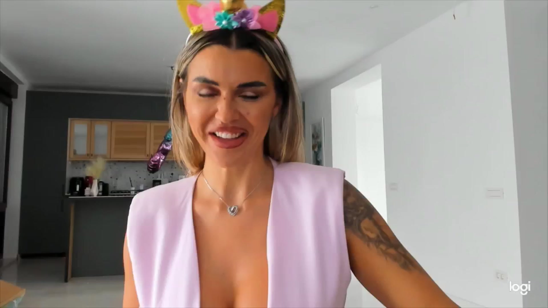 Gallery image thumbnail from DJMonica's myfreecams stream on, 06/04/2024, 10:34 image 3 of 20