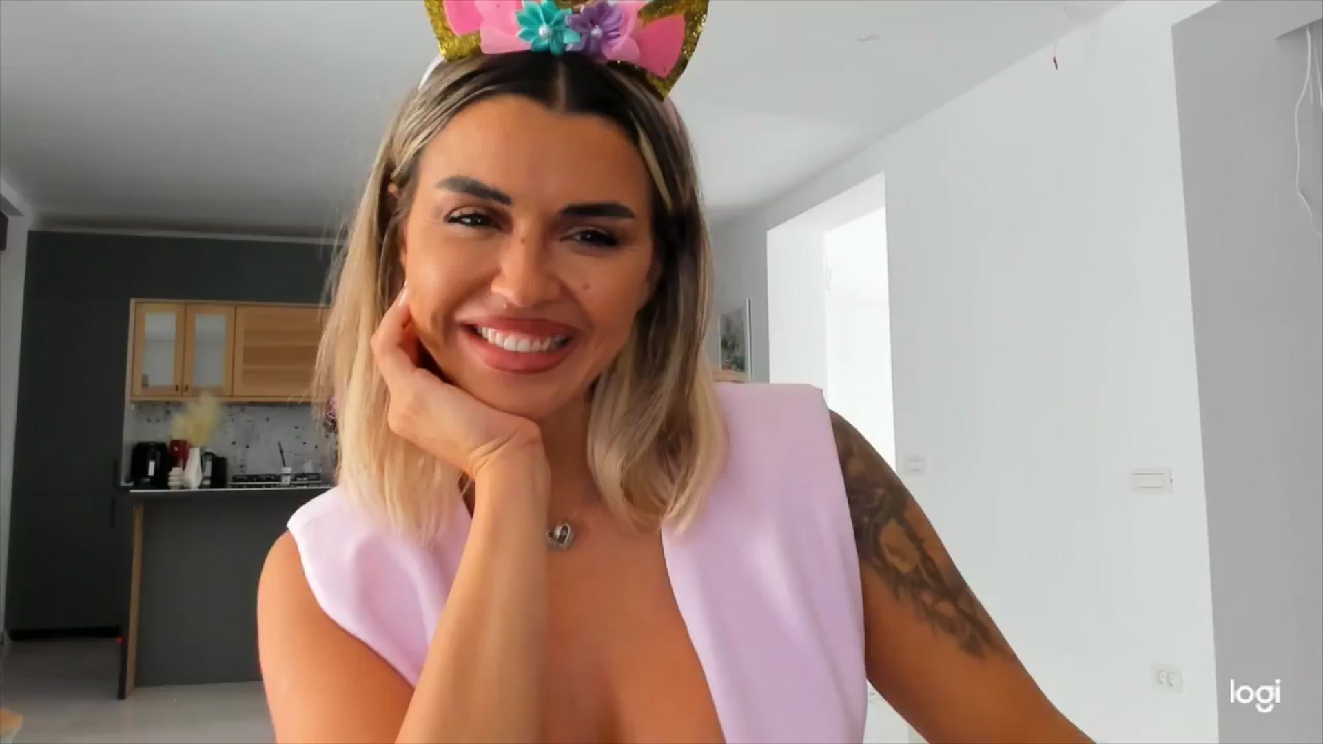 Gallery image thumbnail from DJMonica's myfreecams stream on, 06/04/2024, 10:34 image 1 of 20