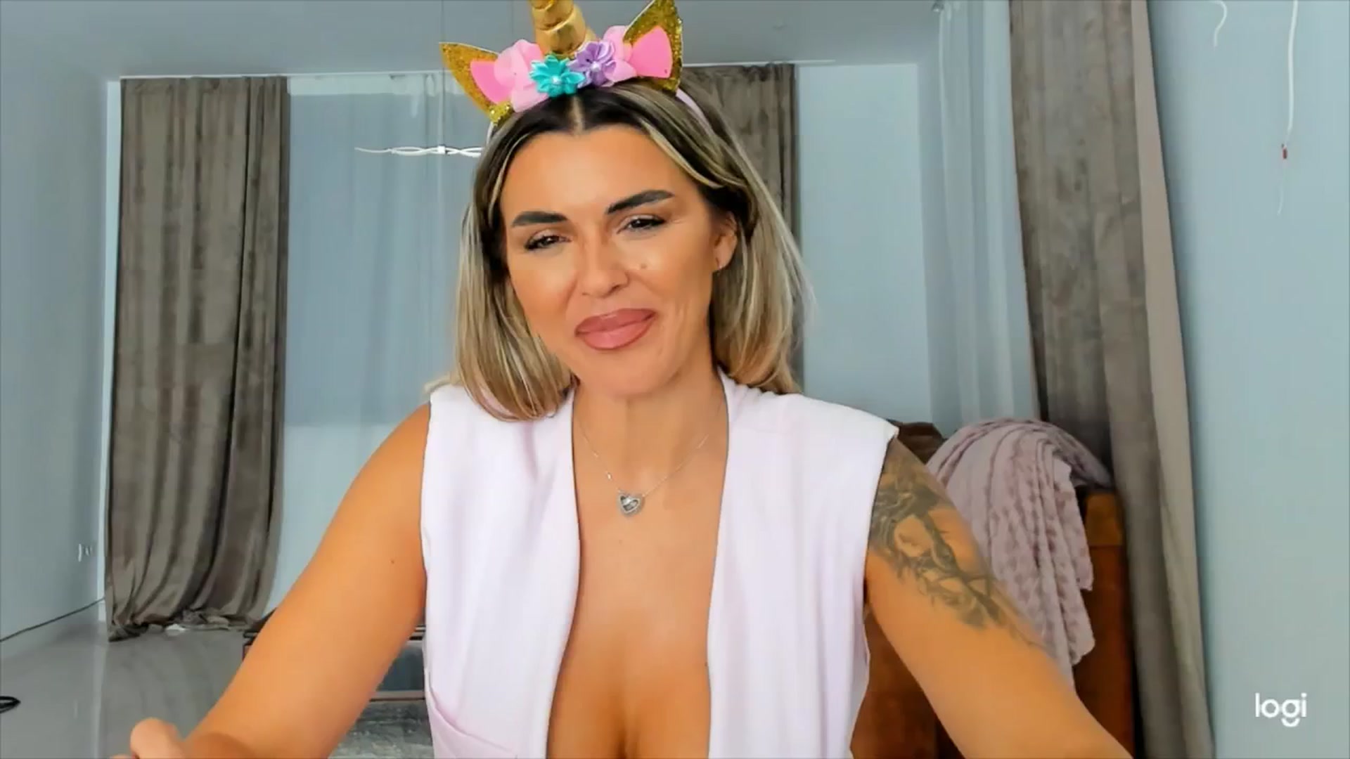 Gallery image thumbnail from DJMonica's myfreecams stream on, 06/04/2024, 10:34 image 16 of 20