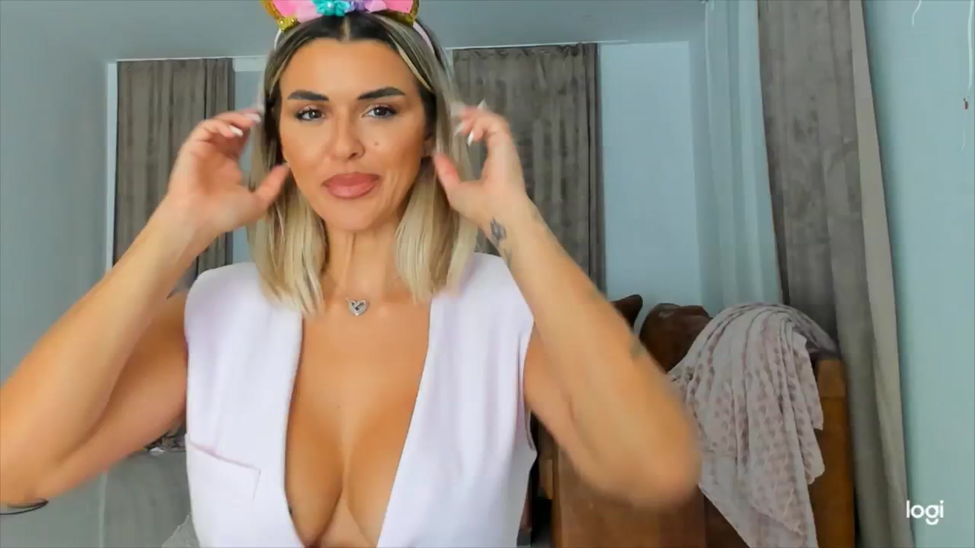 Gallery image thumbnail from DJMonica's myfreecams stream on, 06/04/2024, 10:34 image 6 of 20