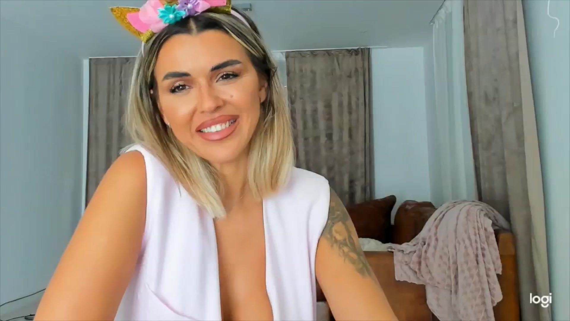 Gallery image thumbnail from DJMonica's myfreecams stream on, 06/04/2024, 10:34 image 11 of 20