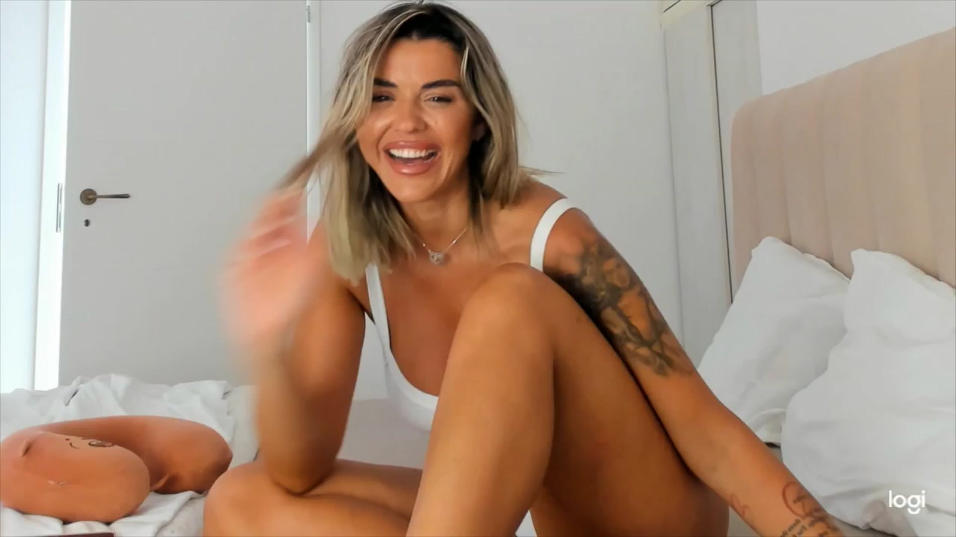 Gallery image thumbnail from DJMonica's myfreecams stream on, 06/08/2024, 12:12 image 10 of 20