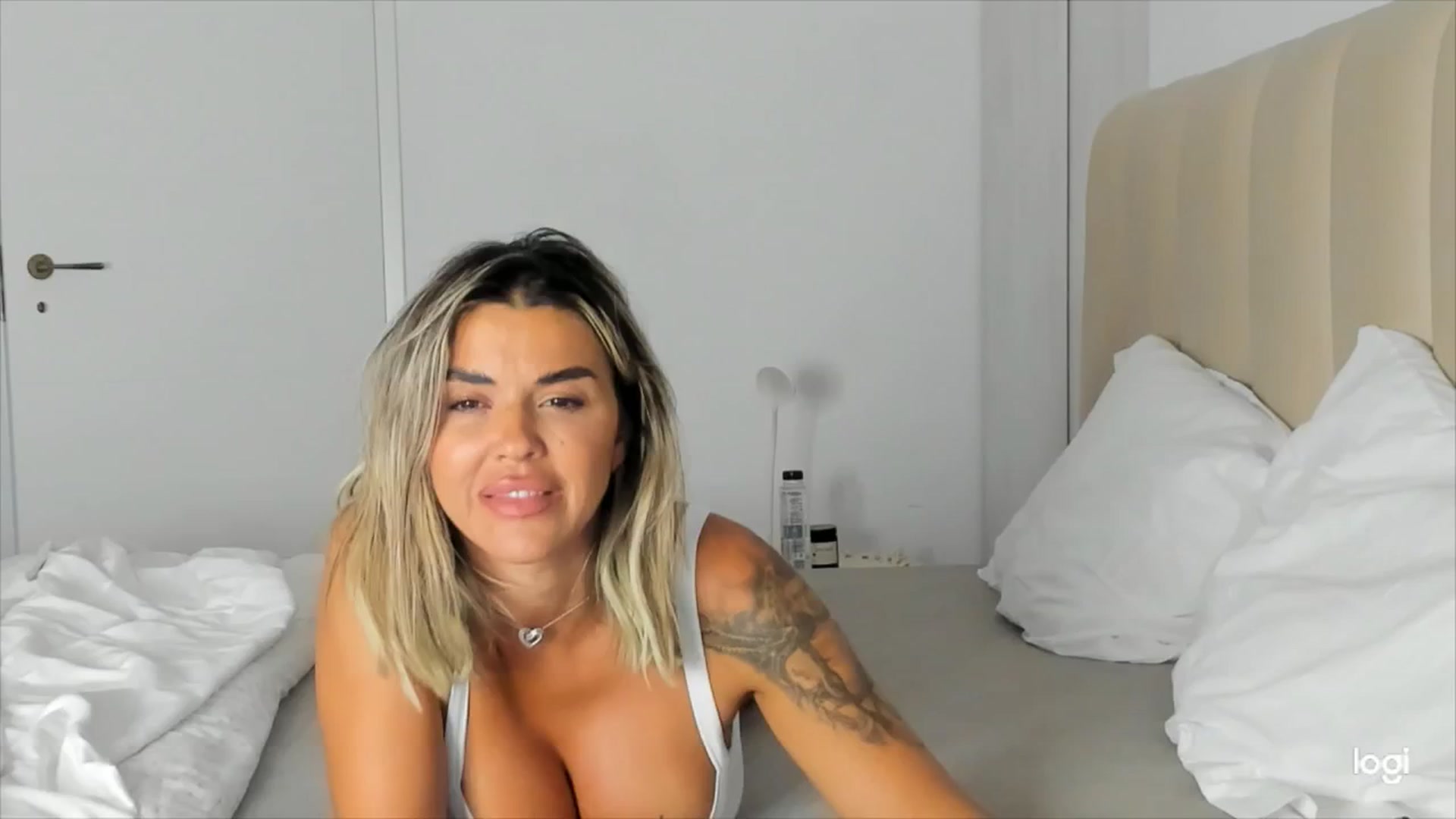Gallery image thumbnail from DJMonica's myfreecams stream on, 06/08/2024, 13:20 image 17 of 20