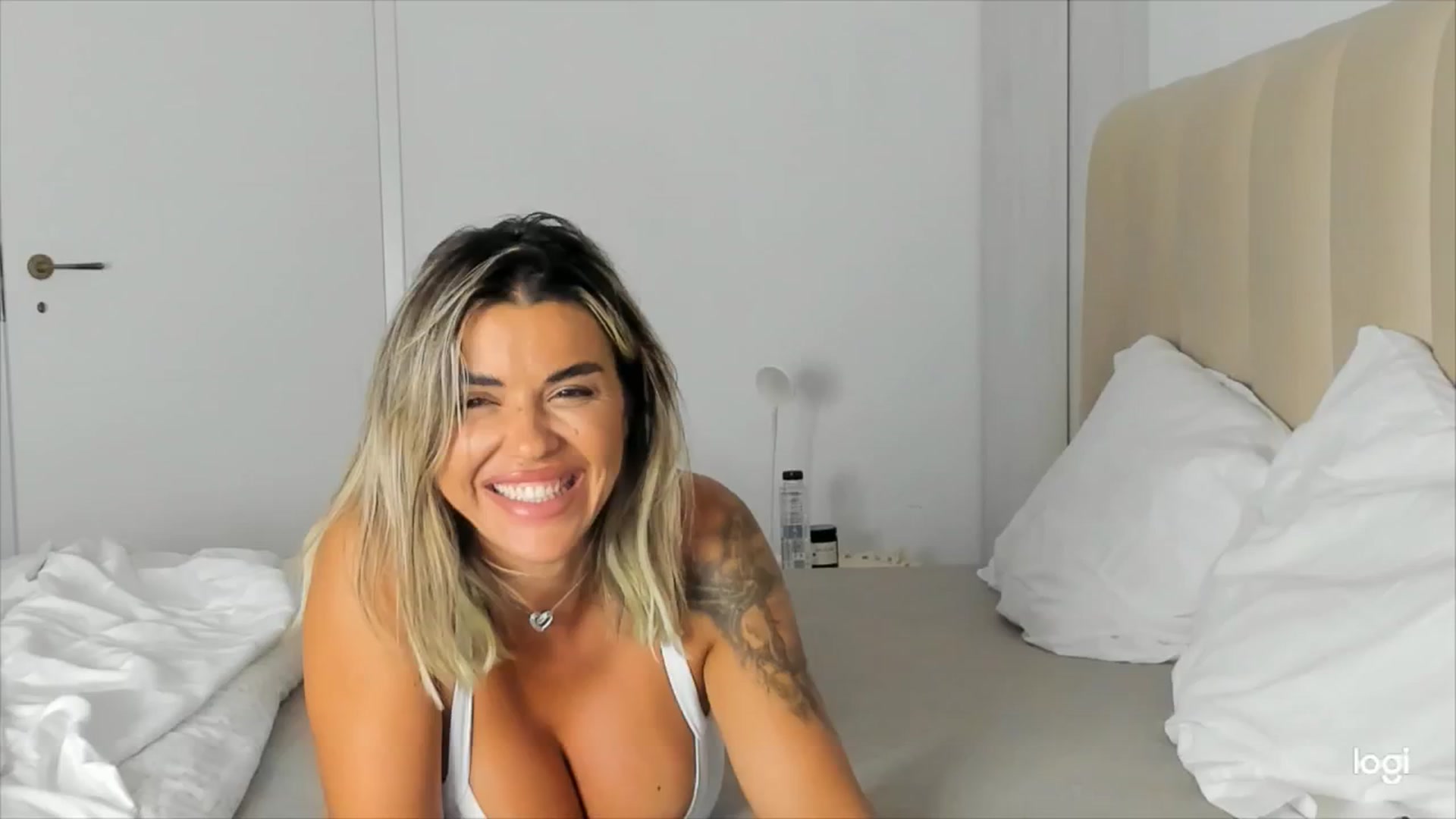 Gallery image thumbnail from DJMonica's myfreecams stream on, 06/08/2024, 13:20 image 13 of 20