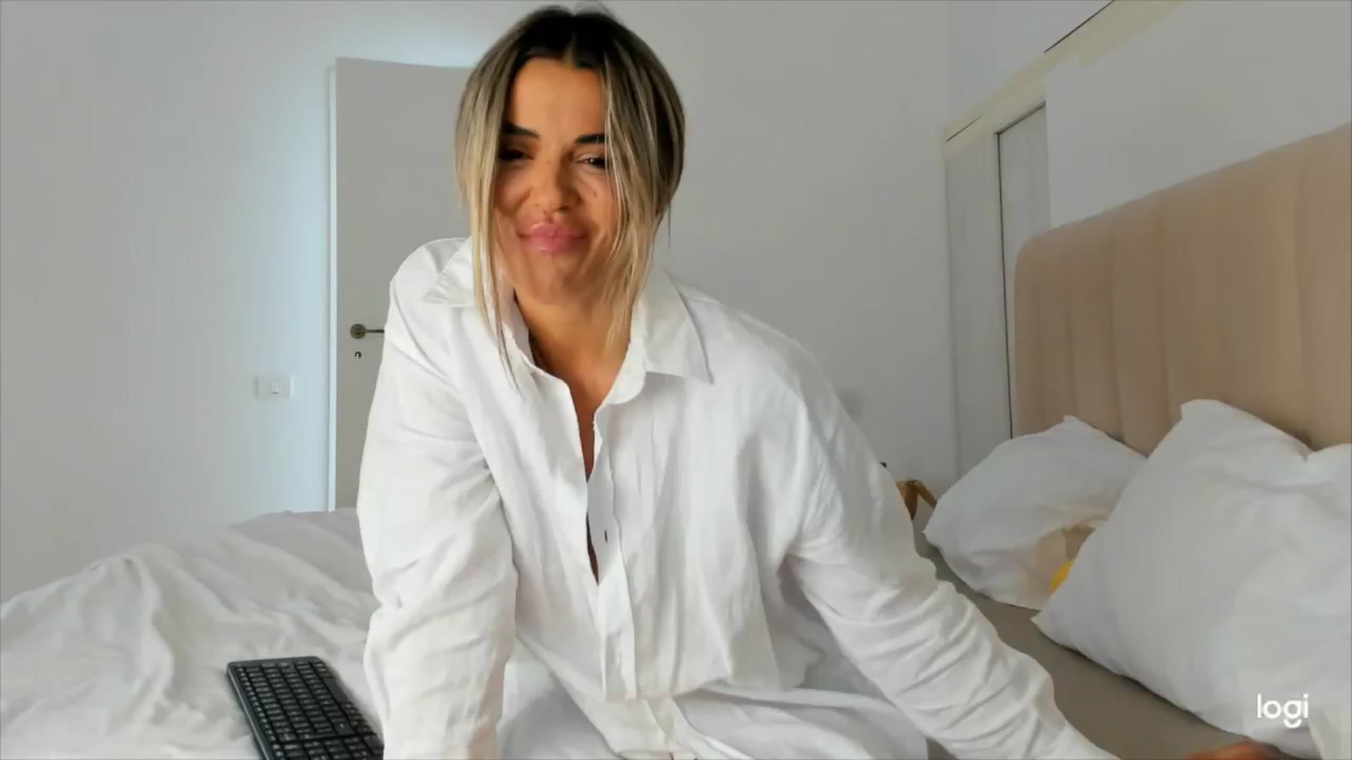 Gallery image thumbnail from DJMonica's myfreecams stream on, 06/10/2024, 10:11 image 13 of 20