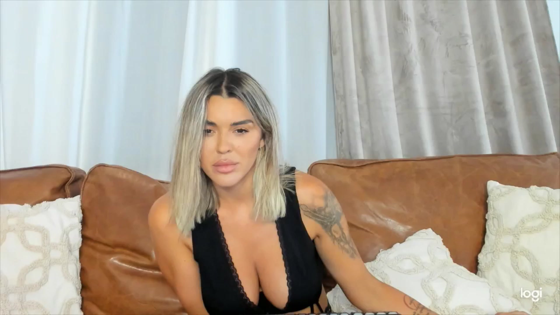 Gallery image thumbnail from DJMonica's myfreecams stream on, 06/12/2024, 11:35 image 10 of 20