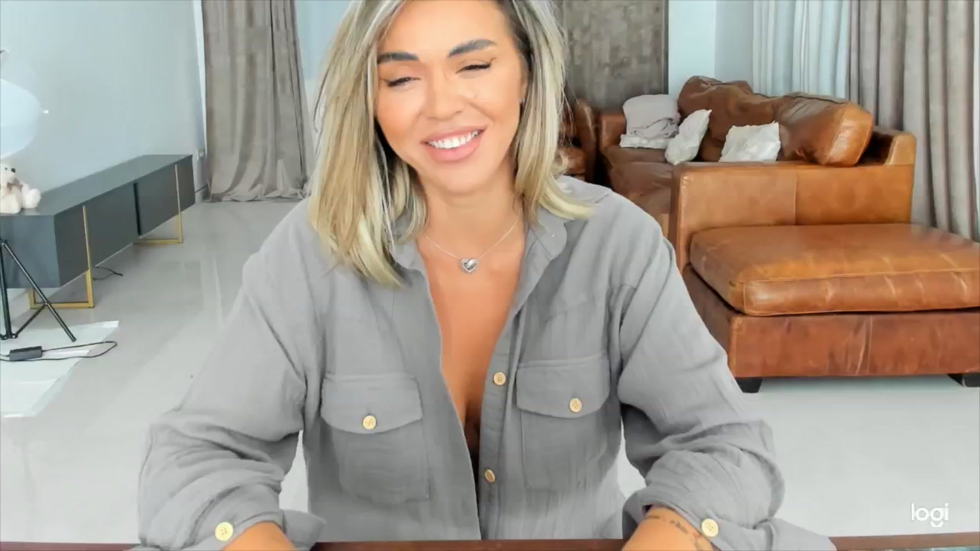 Gallery image thumbnail from DJMonica's myfreecams stream on, 06/14/2024, 12:20 image 17 of 20