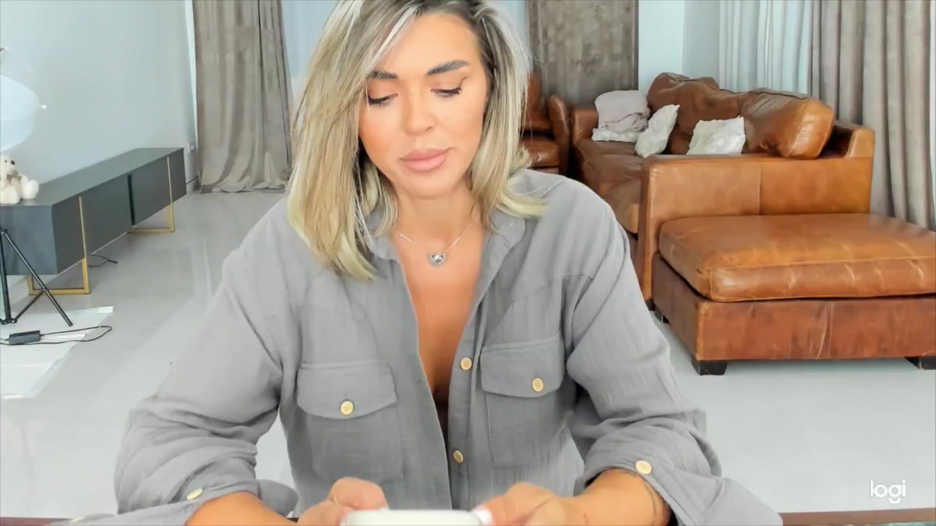 Gallery image thumbnail from DJMonica's myfreecams stream on, 06/14/2024, 12:20 image 18 of 20