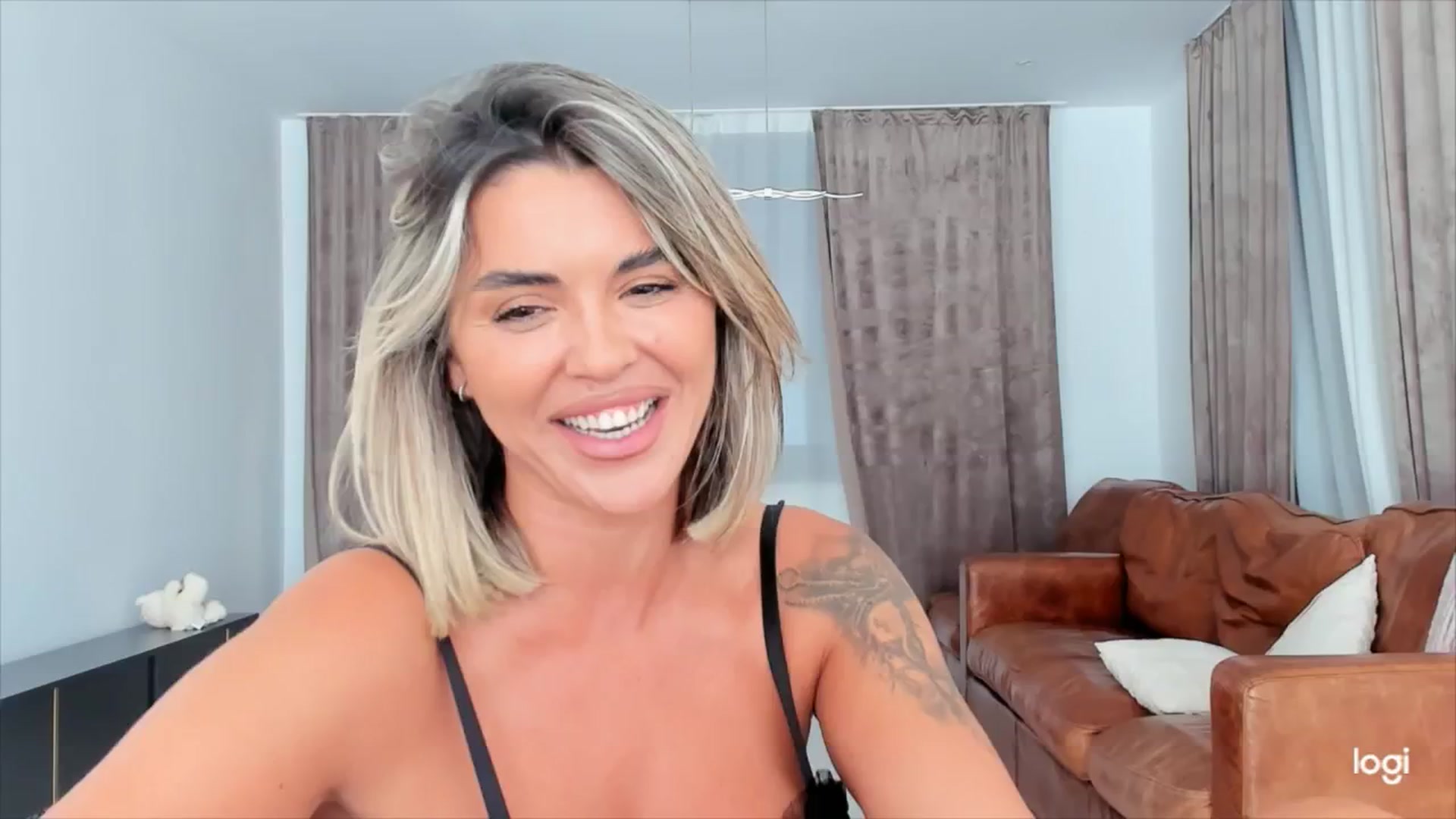 Gallery image thumbnail from DJMonica's myfreecams stream on, 06/26/2024, 14:56 image 2 of 20
