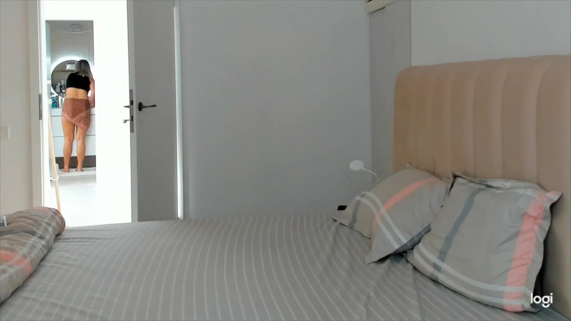 Gallery image thumbnail from DJMonica's myfreecams stream on, 07/05/2024, 14:08 image 2 of 20