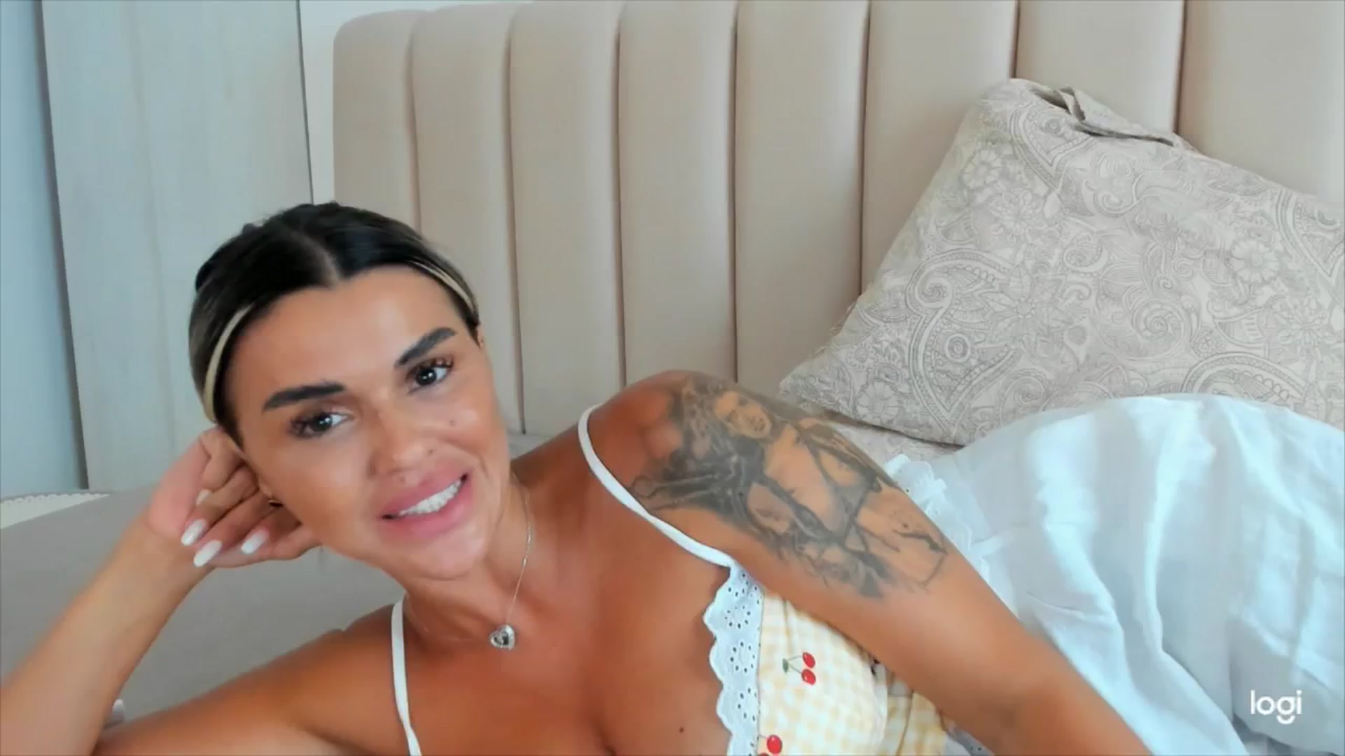Gallery image thumbnail from DJMonica's myfreecams stream on, 07/18/2024, 15:32 image 15 of 20