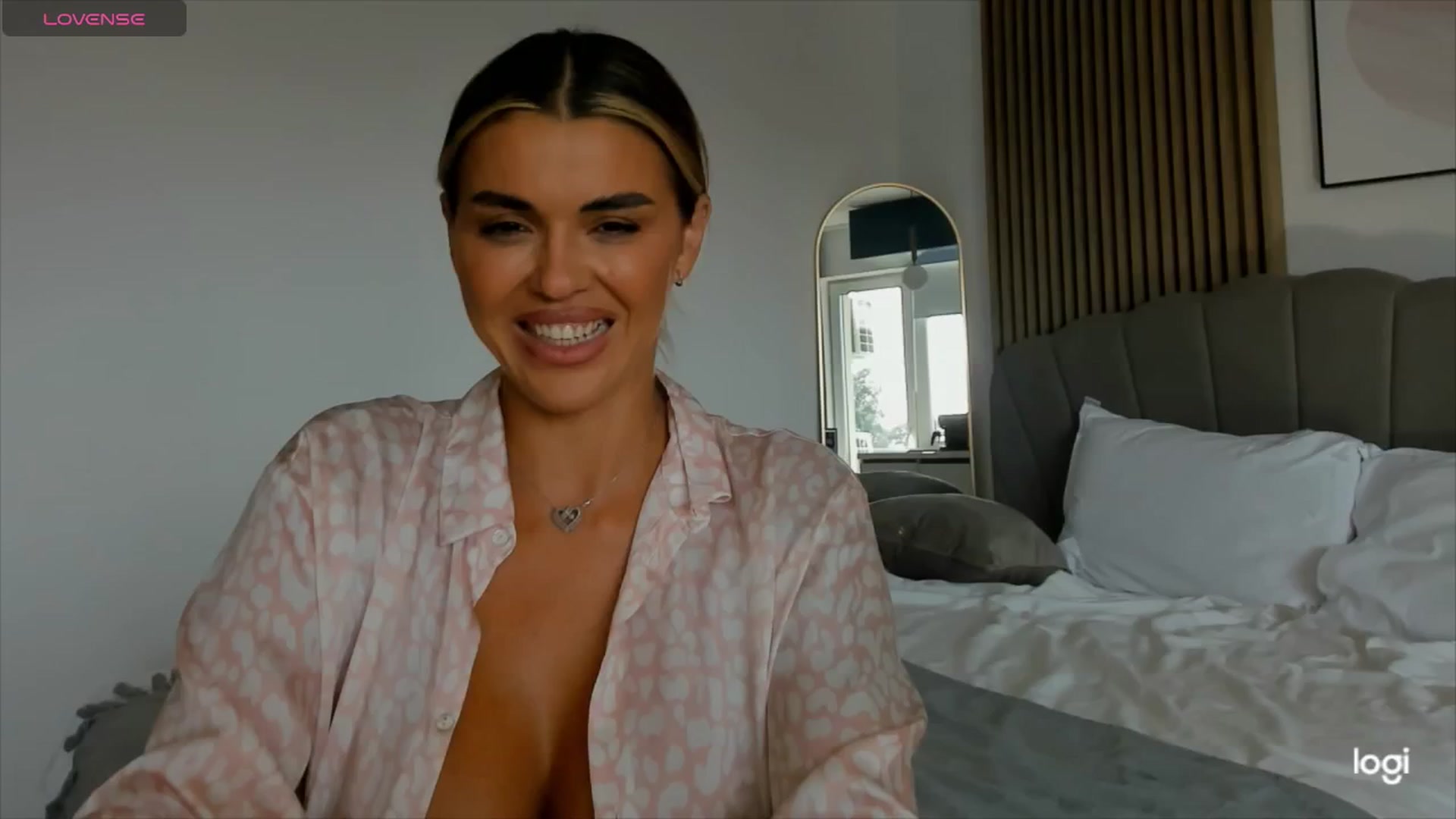Gallery image thumbnail from DJMonica's myfreecams stream on, 09/08/2024, 13:54 image 4 of 20
