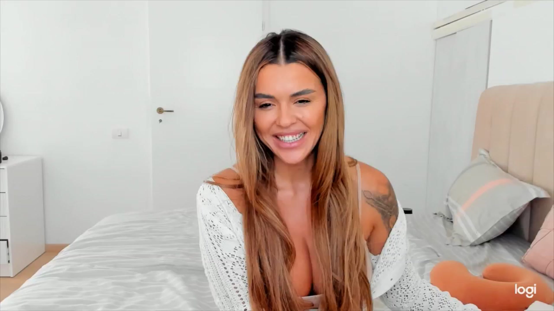 Gallery image thumbnail from DJMonica's myfreecams stream on, 10/08/2024, 12:38 image 15 of 20