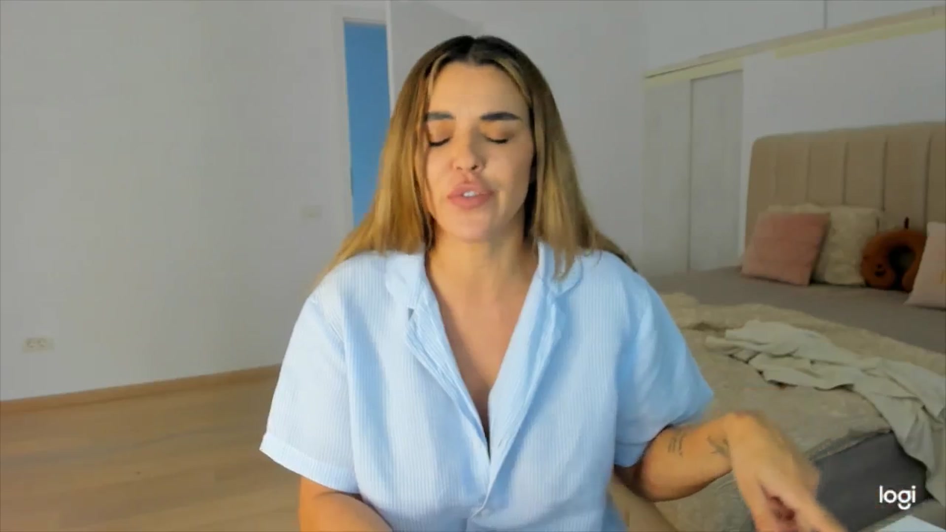 Gallery image thumbnail from DJMonica's myfreecams stream on, 10/16/2024, 15:07 image 11 of 20