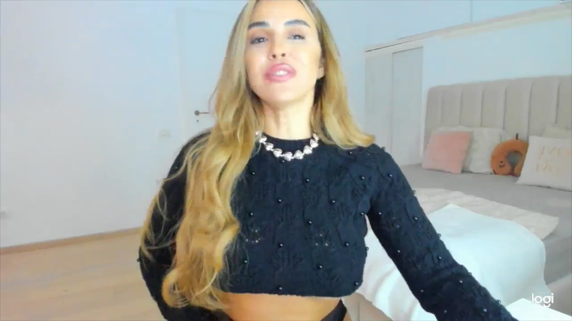 Gallery image thumbnail from DJMonica's myfreecams stream on, 10/22/2024, 15:25 image 13 of 20