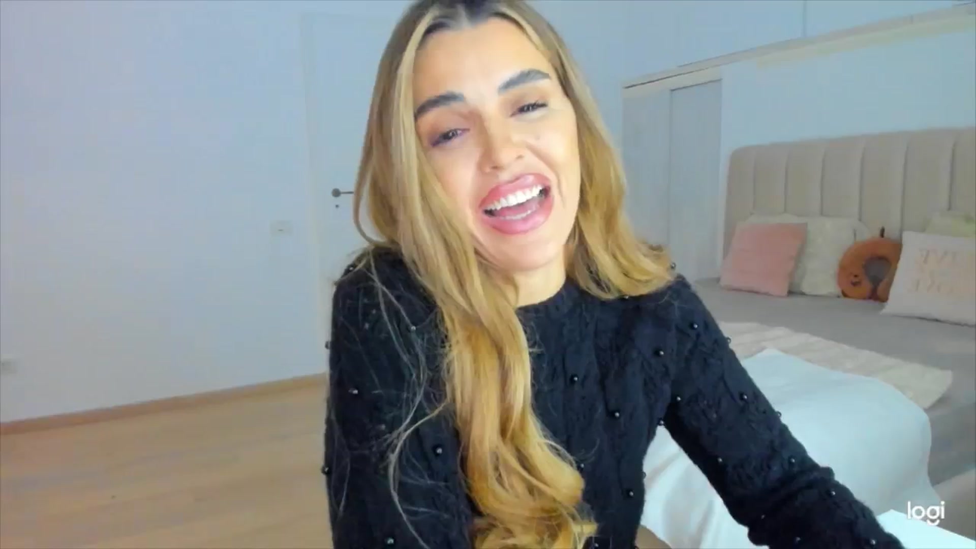 Gallery image thumbnail from DJMonica's myfreecams stream on, 10/22/2024, 15:25 image 19 of 20