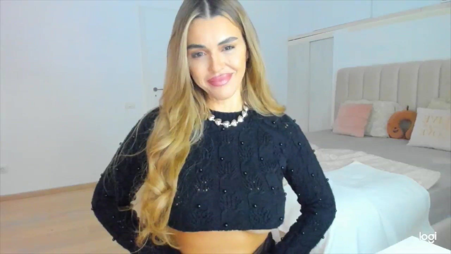 Gallery image thumbnail from DJMonica's myfreecams stream on, 10/22/2024, 15:25 image 16 of 20